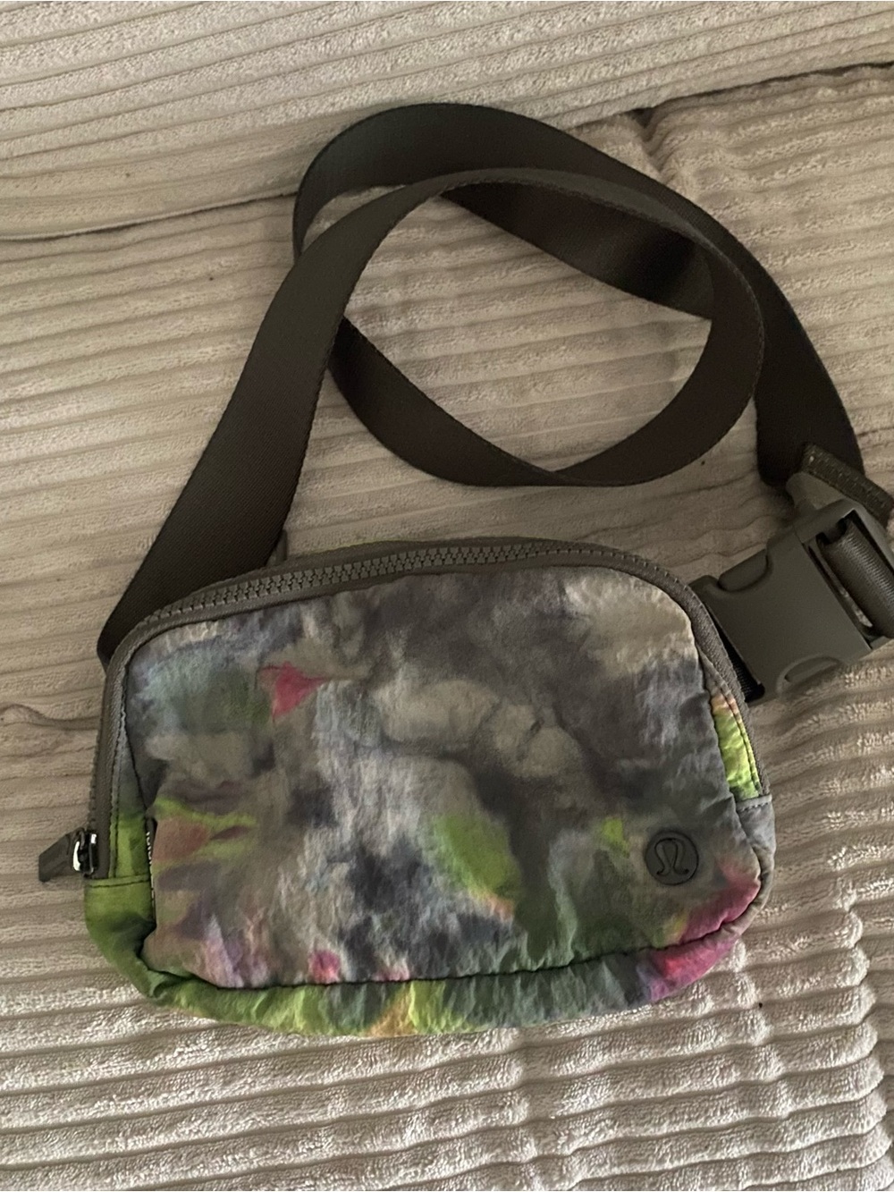 lululemon athletica Tie-Dye Crossbody Belt Bag - Gray with Green & Pink Accents